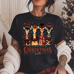 Giraffe Christmas T-Shirt, Merry Christmas Giraffe Graphic Tee, Cute Animal Holiday Shirt, Festive Xmas Women Casual Top, Christmas Gift for Animal Lovers