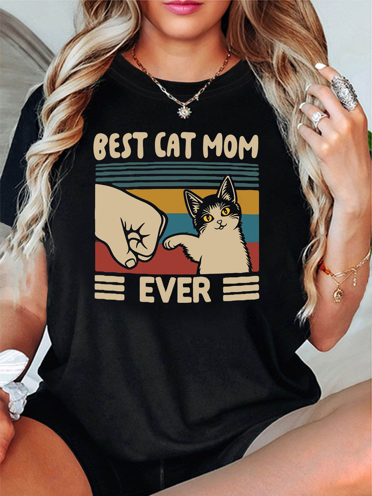 Women's Best Cat Mom Ever Graphic T-Shirt, Cute Cartoon Cat Fist Bump Print Tee, Casual Round Neck Short Sleeve Top, Funny Cat Lover Gift