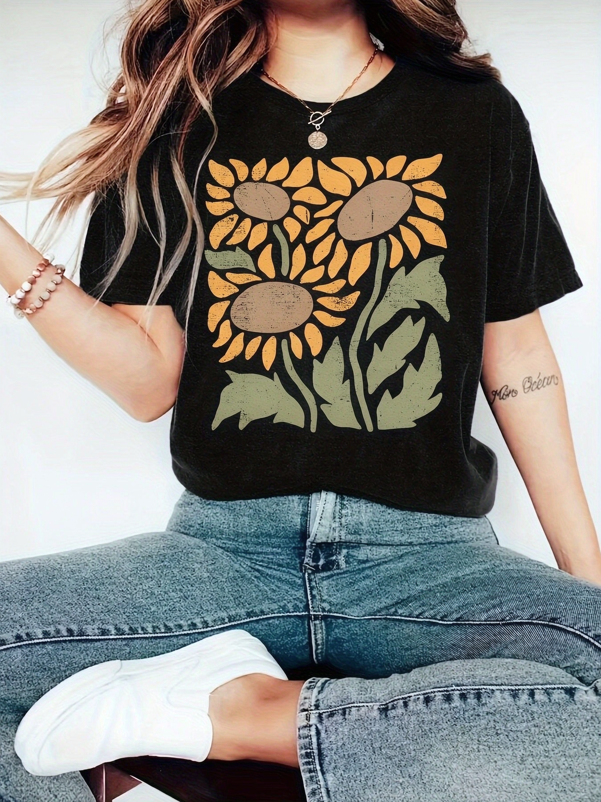 Women's Crew Neck T-Shirt, Vintage Distressed Sunflower Floral Casual Tee