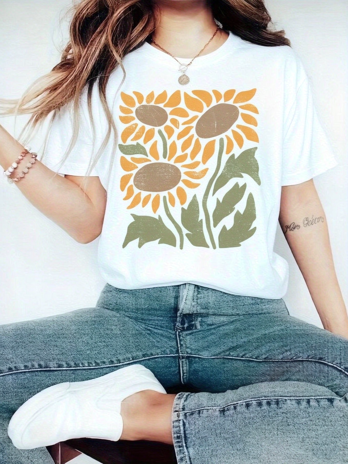 Women's Crew Neck T-Shirt, Vintage Distressed Sunflower Floral Casual Tee