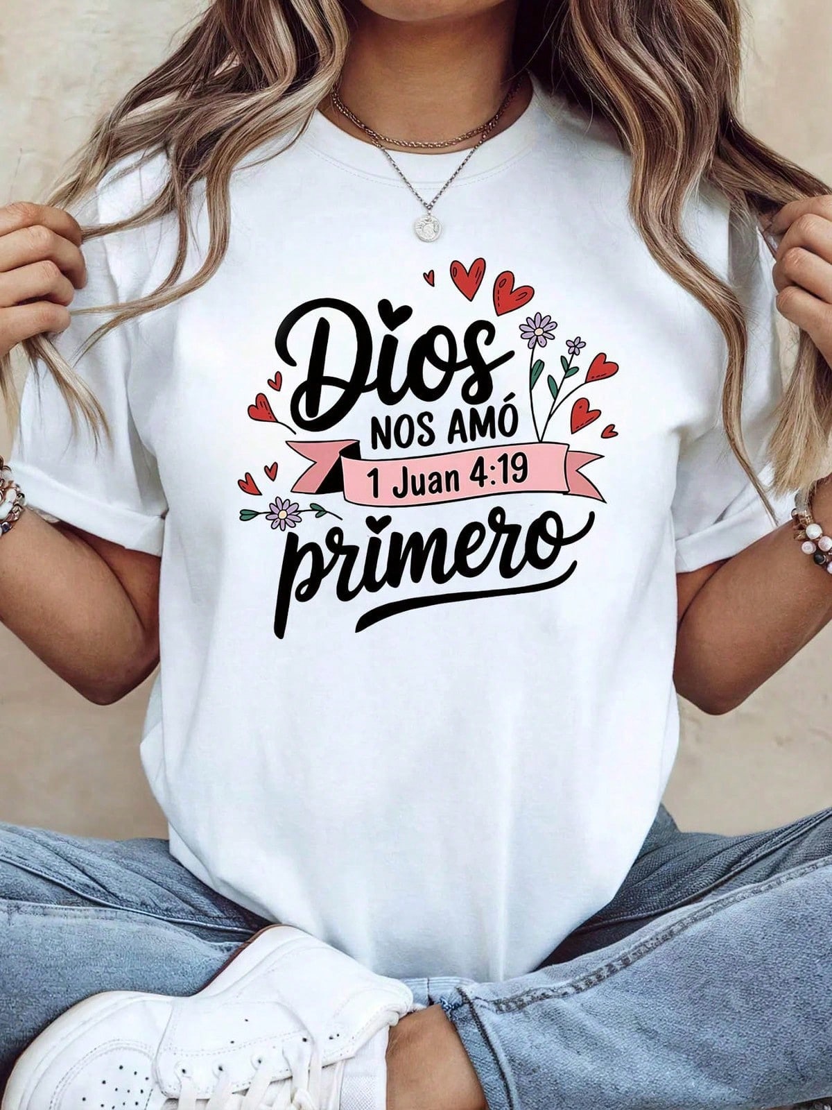 Women's "Dios Nos Amó Primero" T-Shirt 1 Juan 4:19 Spanish Christian Heart Tee