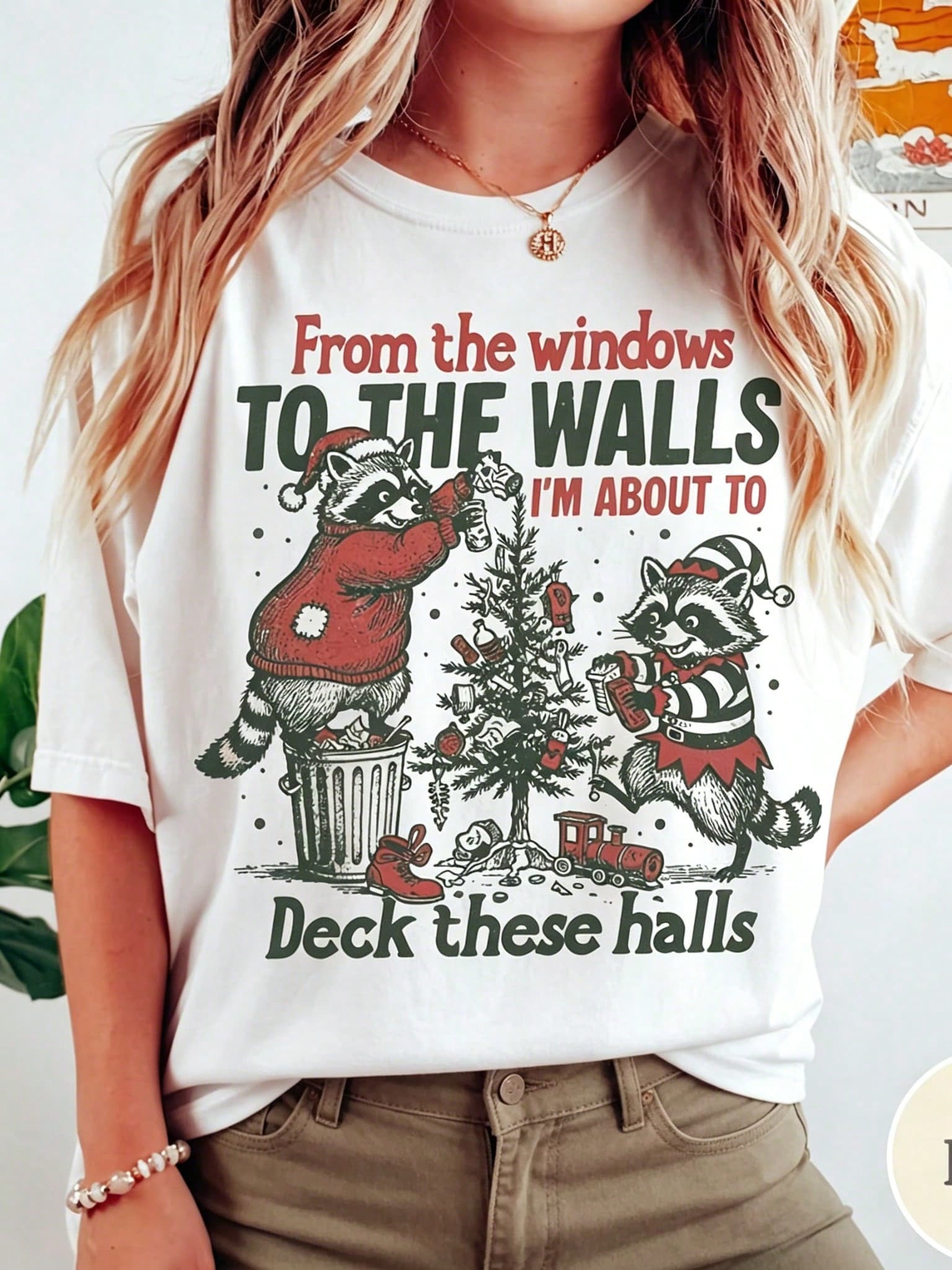 2026 New Fall Clothes For Christmas Women's Casual Christmas Racoon Graphic Tee Round Neck Short Sleeve Cotton T-Shirt, Regular Fit Top For Daily Wear