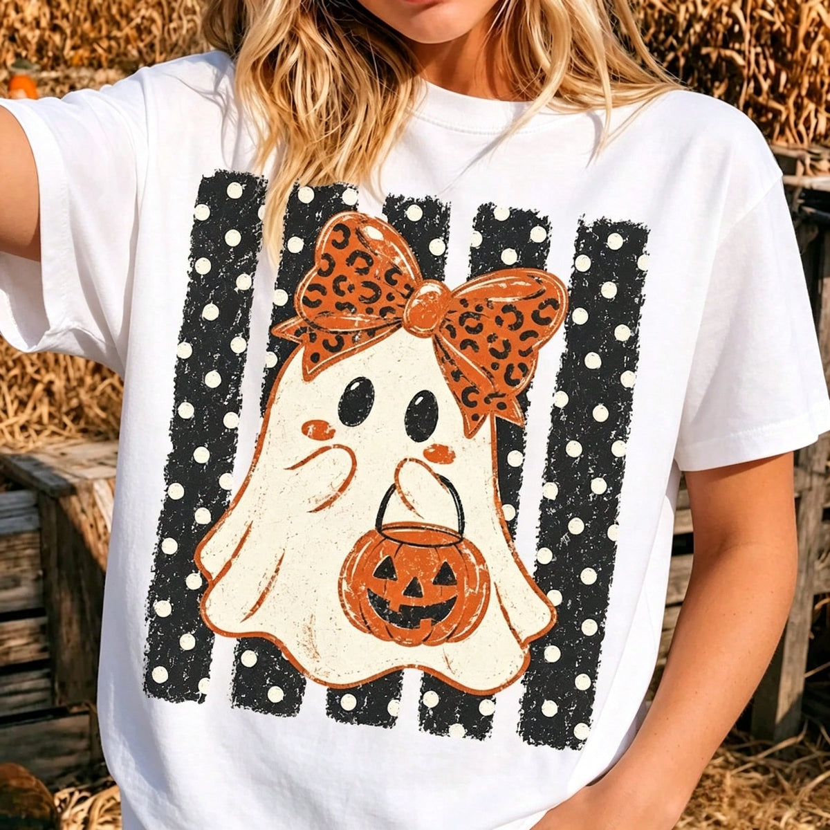 Halloween Ghost & Polka Dot Eerie Season, Cute Ghost, Halloween Pumpkin, Aesthetic Girly Style, Distressed Design Women's T-Shirt