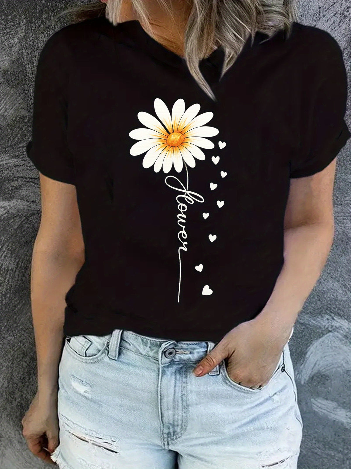 Women Daisy Flower Heart Script Graphic T-Shirt, Wildflower Crew Neck Short Sleeve Casual Tee Top