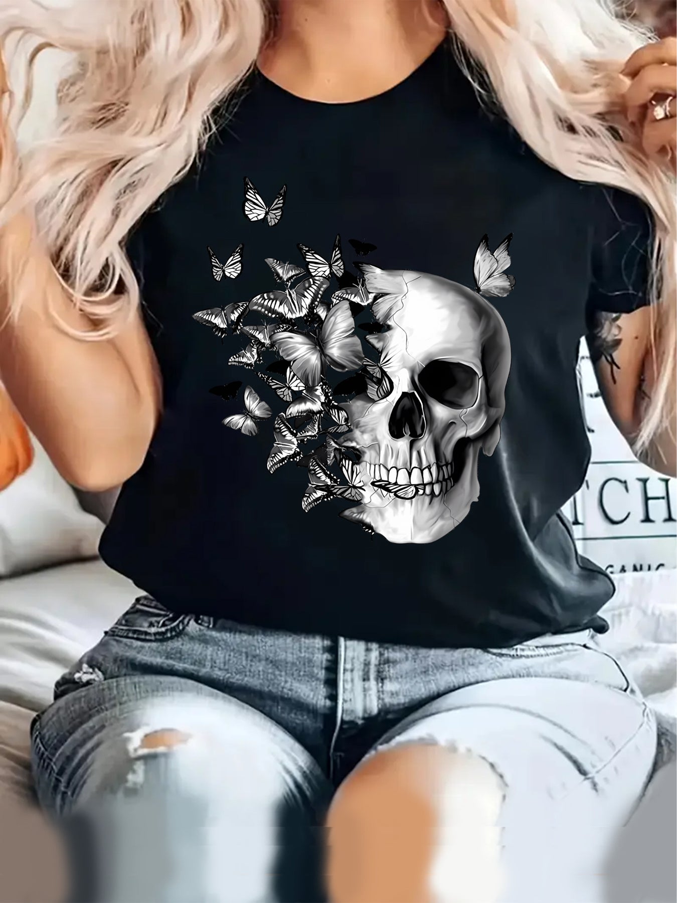 Women's kull and Butterflies Graphic T-Shirt Gothic Half Skull Dissolving Print Short Sleeve Crewneck Casual Tee
