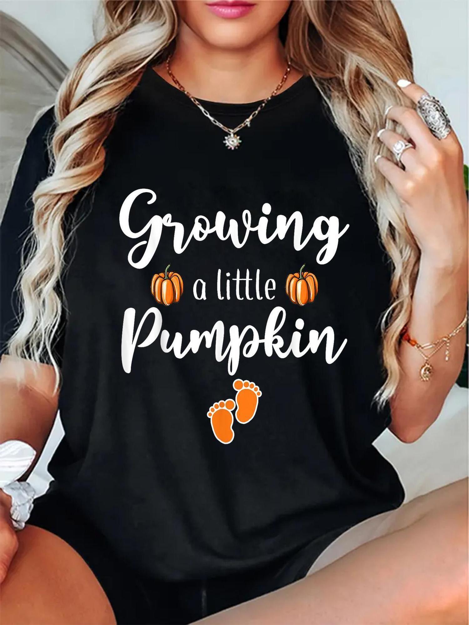 Women's Growing A Little Pumpkin Maternity T‑Shirt, Fall Thanksgiving Pregnancy Announcement Baby Footprint Graphic Short‑Sleeve Crew‑Neck Casual Expecting Mom Tee