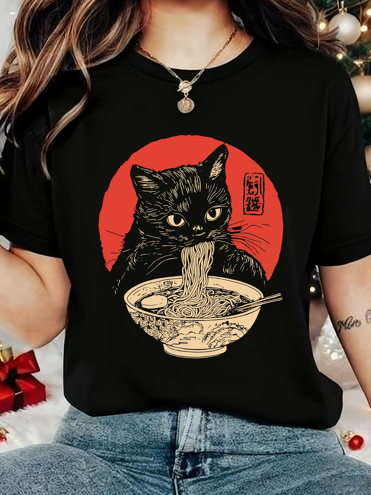 Women's Cat Eating Noodles Graphic T-Shirt, Casual Round Neck Short Sleeve Top, Funny Japanese Style Tee Women Clothing