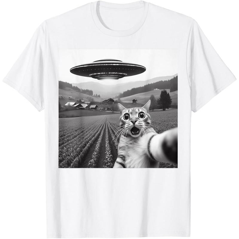 Cat Selfie With Alien UFO Funny Cat Gifts For Men Women Kid T-Shirt