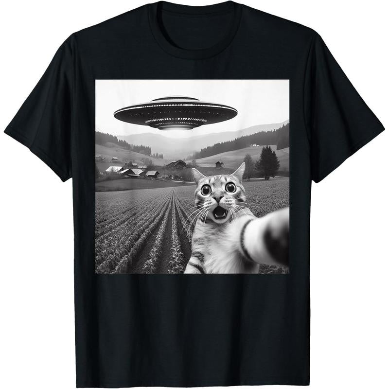 Cat Selfie With Alien UFO Funny Cat Gifts For Men Women Kid T-Shirt